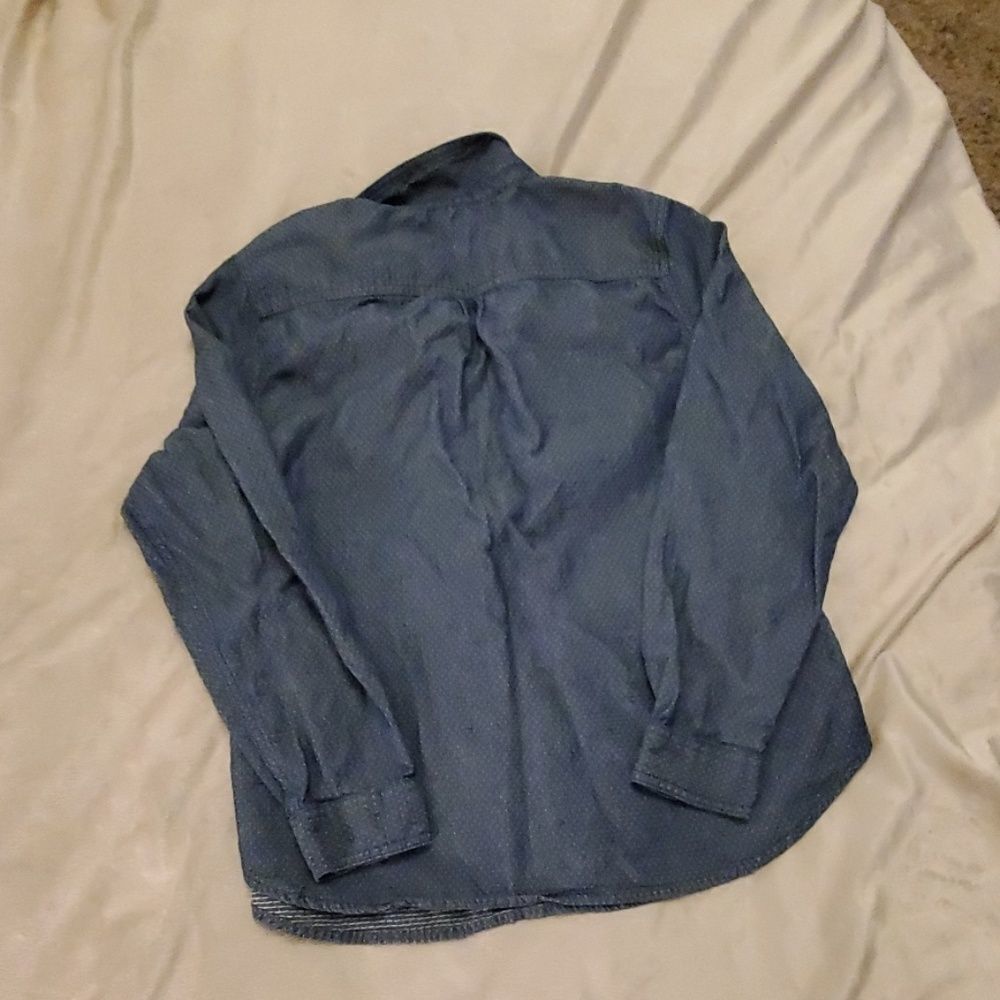 Tom's 1/2 button down top - Picture 5 of 7